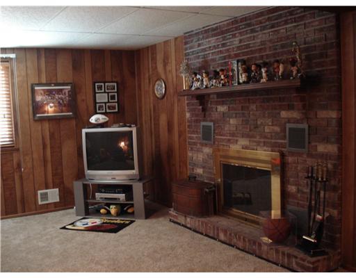 107 Bell Court Road McKees Rocks, PA 15136 - Photo 10 of 12 Family Room.