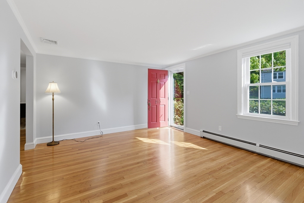 213 Hunnewell Street Needham, MA 02494 - Photo 10 of 41