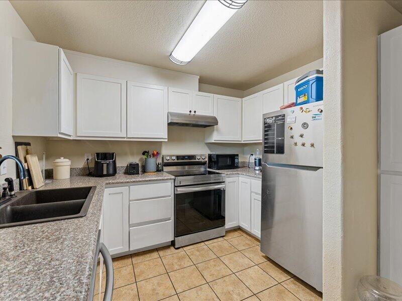 450 Midway Road, Unit 34 Medford, OR 97501 - Photo 6 of 17 12-INT (6 of 11)