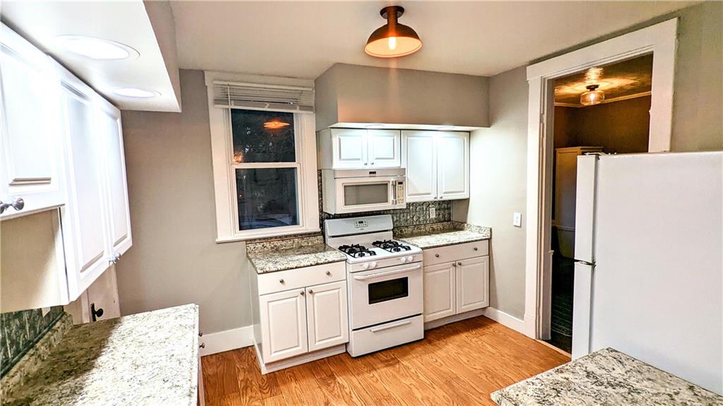 272 Duff Road Pittsburgh, PA 15235 - Photo 6 of 15 Kitchen