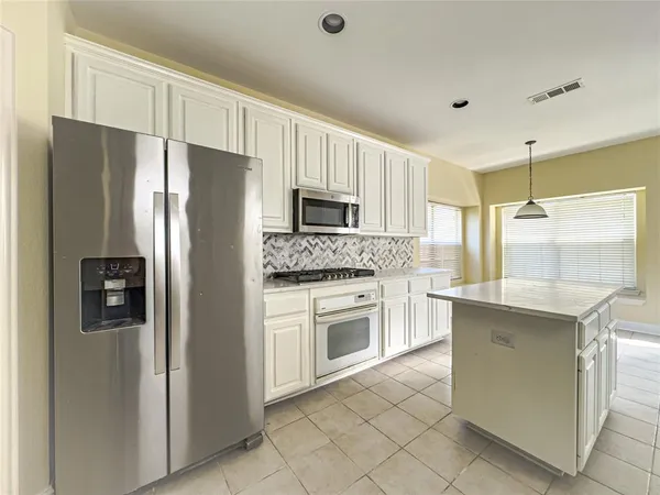 $3,000 | 1905 Meera Lane, Mansfield, TX 76063