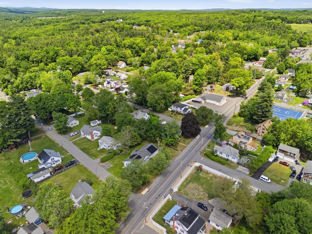 297 Whalom Road Lunenburg, MA 01462 - Photo 7 of 42