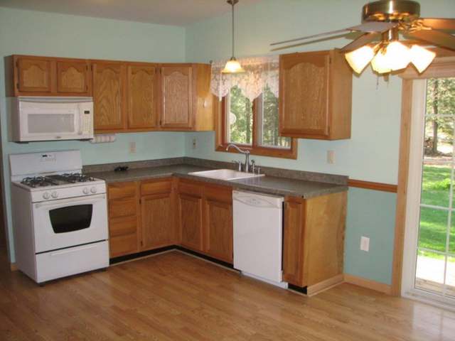 4751 Barbara Street Rhinelander, WI 54501 - Photo 2 of 10 Gallery Image 2