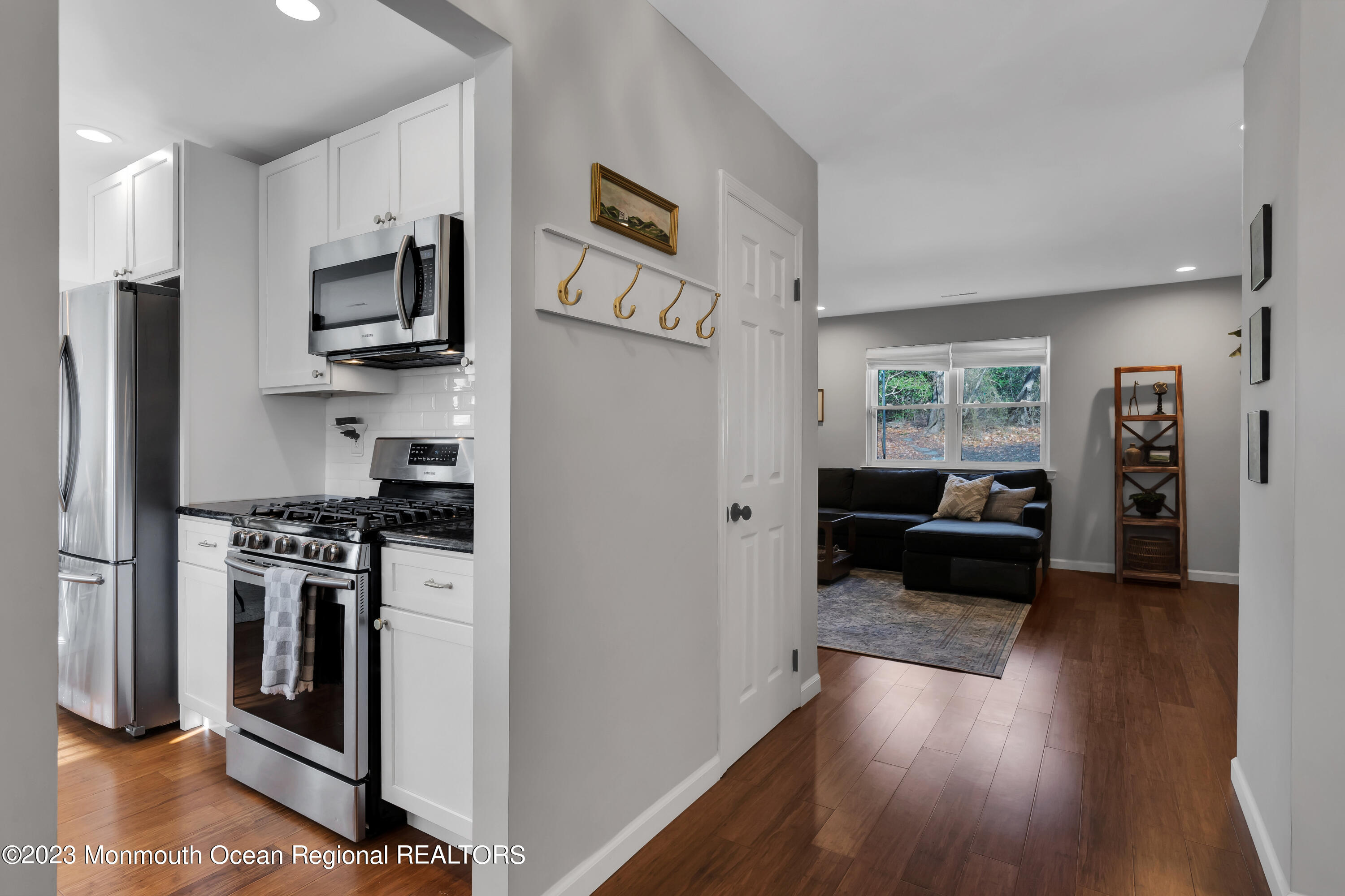 13 Minuteman Road Hazlet, NJ 07730 - Photo 3 of 35 011_dsc04030