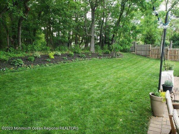13 Minuteman Road Hazlet, NJ 07730 - Photo 32 of 35 048_minutemanbkyd
