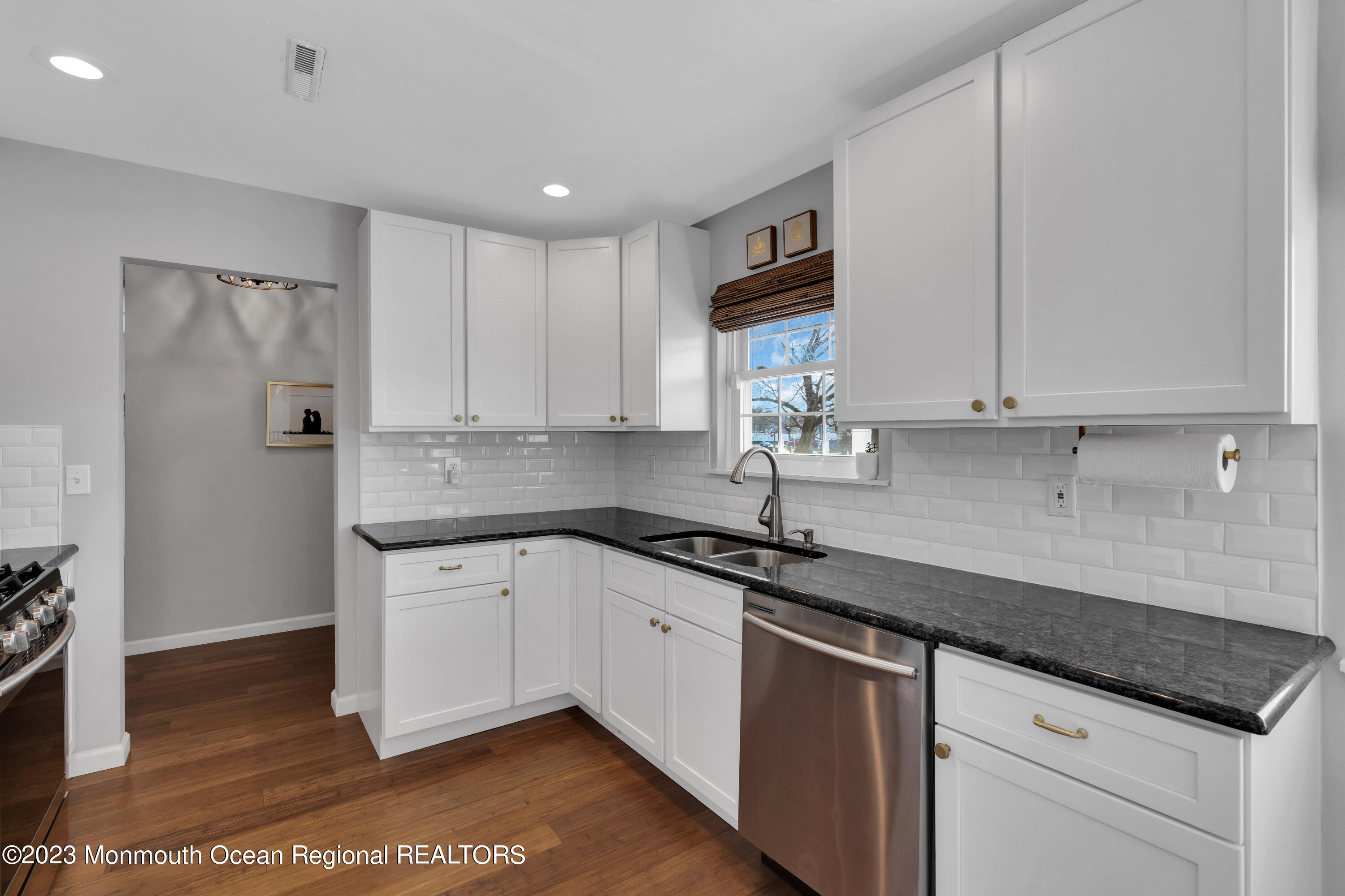 13 Minuteman Road Hazlet, NJ 07730 - Photo 6 of 35 024_dsc04095