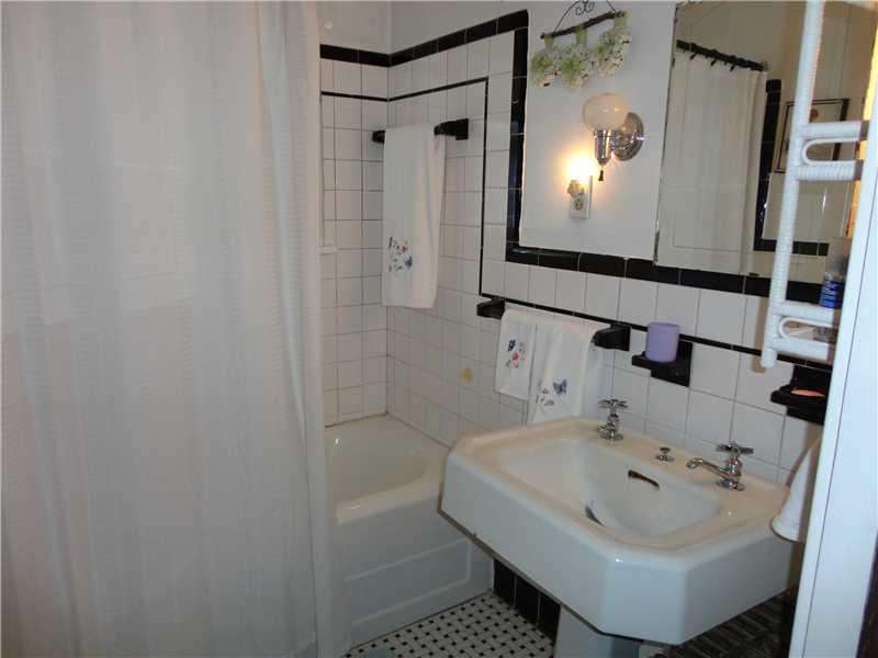 551 Pittsburgh Road Butler, PA 16002 - Photo 16 of 20 Full Bath.