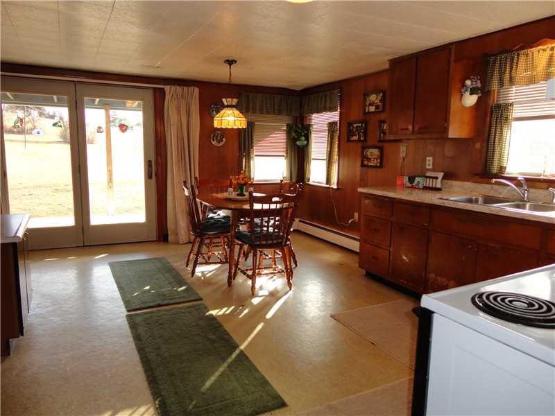 551 Pittsburgh Road Butler, PA 16002 - Photo 9 of 20 Kitchen.