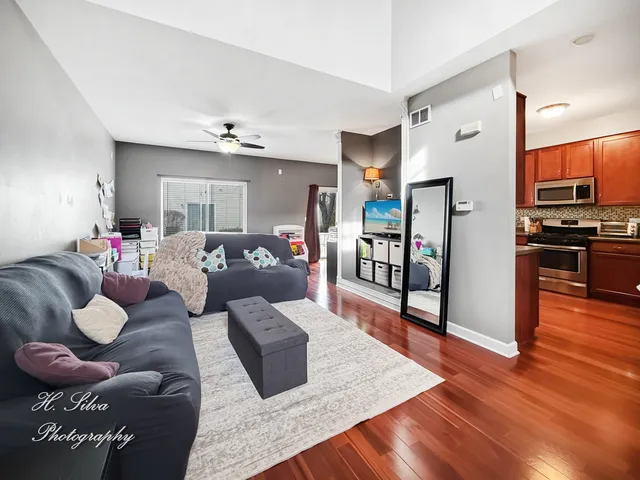 $284,900 | 3434 Blue Ridge Drive, Carpentersville, IL 60110