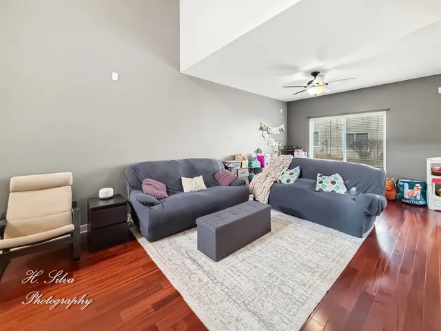 $284,900 | 3434 Blue Ridge Drive, Carpentersville, IL 60110