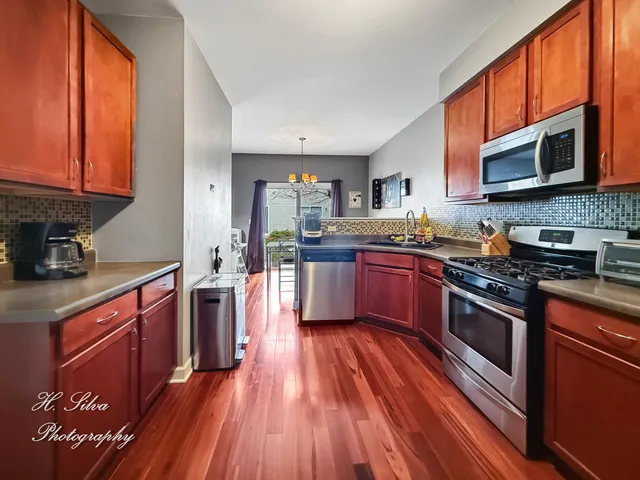 $284,900 | 3434 Blue Ridge Drive, Carpentersville, IL 60110