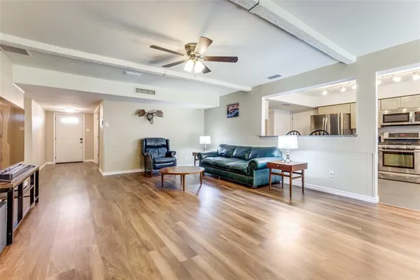 $3,200 | 6662 Roundrock Road, Dallas, TX 75248