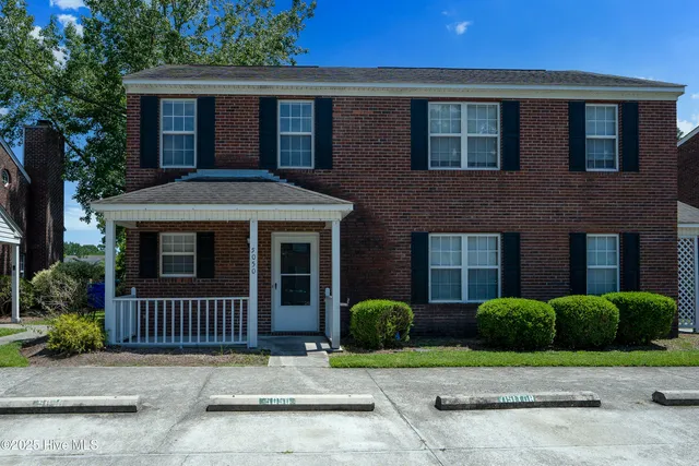 $214,900 | 5050 Lamppost Circle, Wilmington, NC 28403