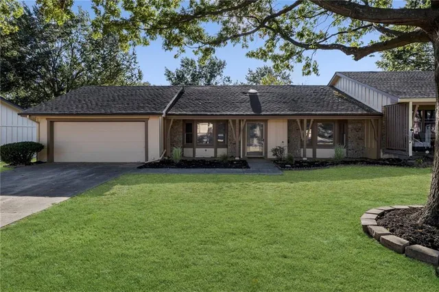 $221,500 | 18806 Sunrise Drive, Belton, MO 64012