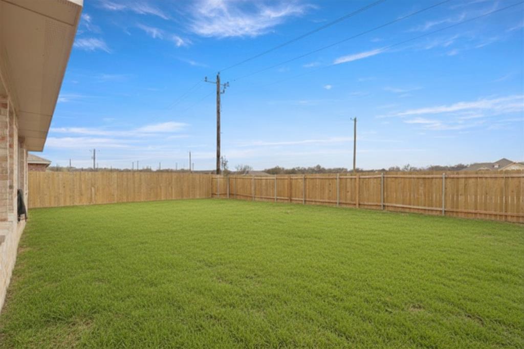 513 Jameson Springtown, TX 76082 - Photo 25 of 34