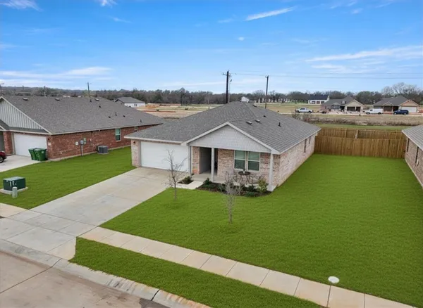 $290,000 | 513 Jameson, Springtown, TX 76082