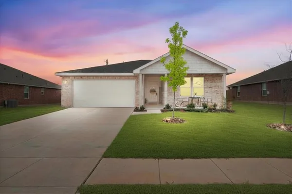 $290,000 | 513 Jameson, Springtown, TX 76082