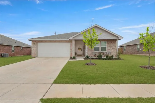 $290,000 | 513 Jameson, Springtown, TX 76082