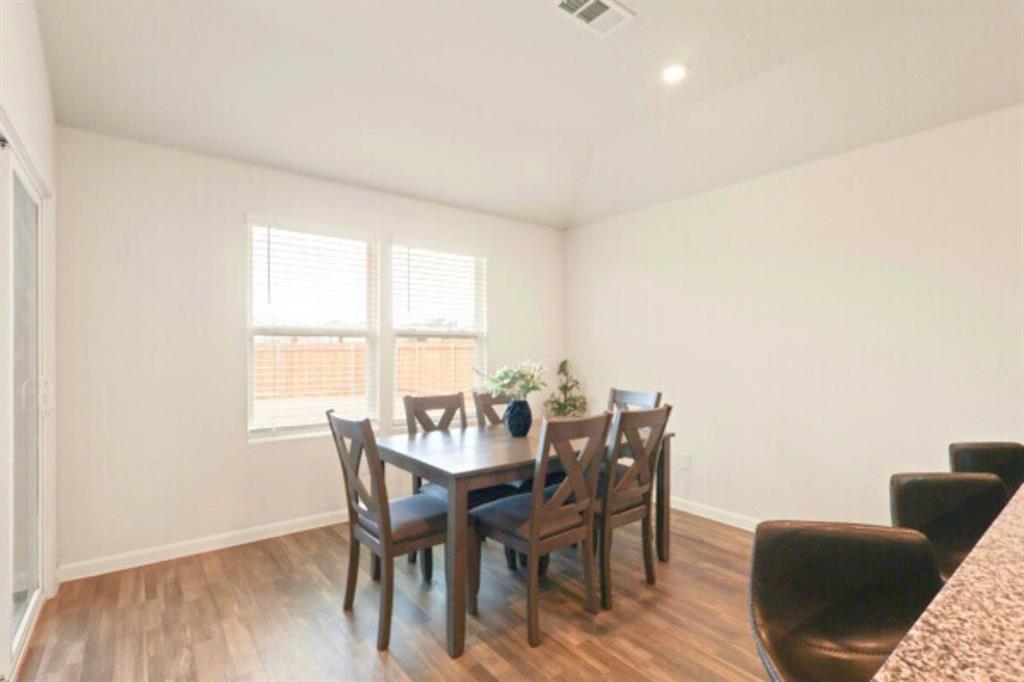 513 Jameson Springtown, TX 76082 - Photo 8 of 34