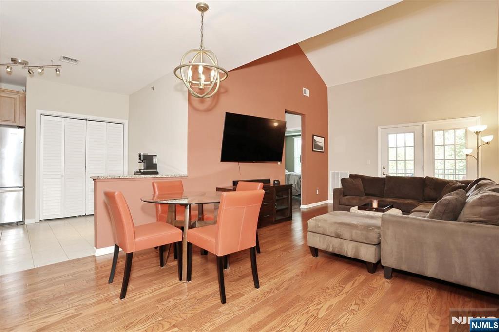 175 Rochelle Avenue, Unit 321 Rochelle Park, NJ 07662 - Photo 7 of 50