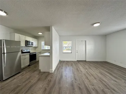 $1,925 | 3616 Northeast 11th Avenue, Unit 4, Oakland Park, FL 33334