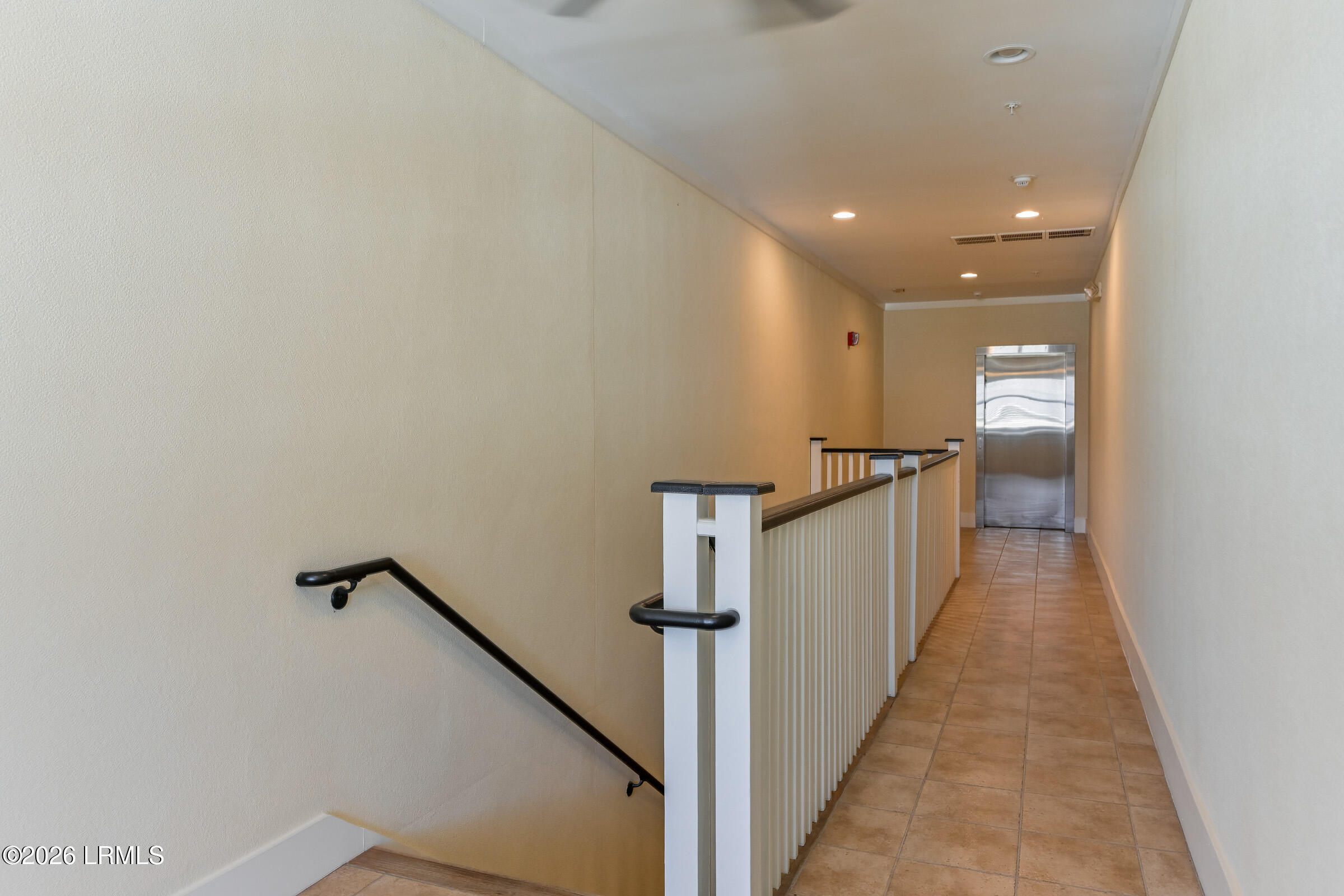 2 Abbey Row, Unit 3A Beaufort, SC 29906 - Photo 5 of 60 2 Abbey Row Unit 3A-48