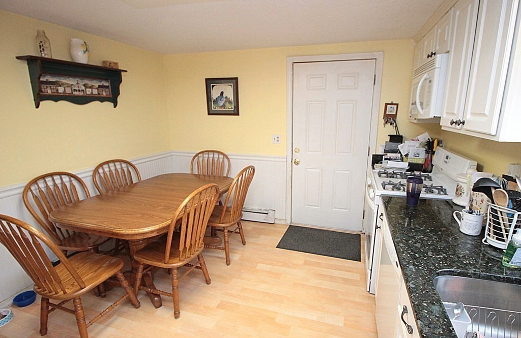 380 Plumtree Road Springfield, MA 01118 - Photo 8 of 42