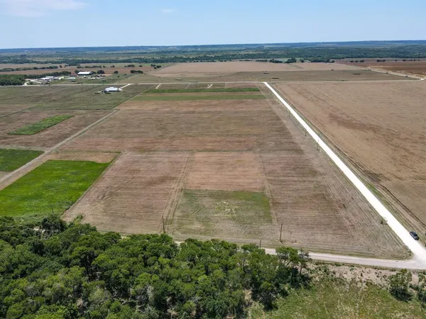 $132,750 | 9141 County Road 101, Grandview, TX 76050