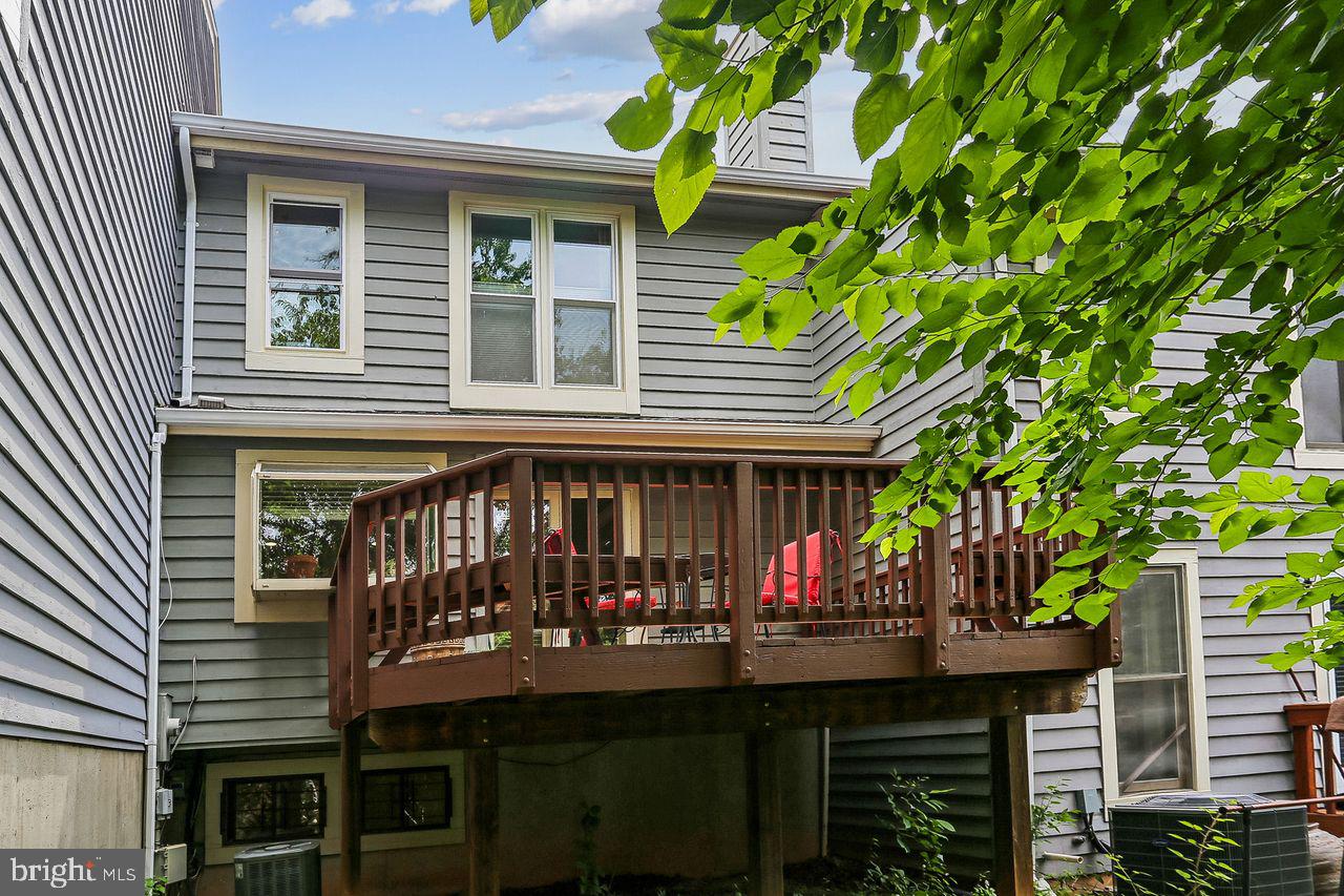 11333 Orchard Lane Reston, VA 20190 - Photo 37 of 41