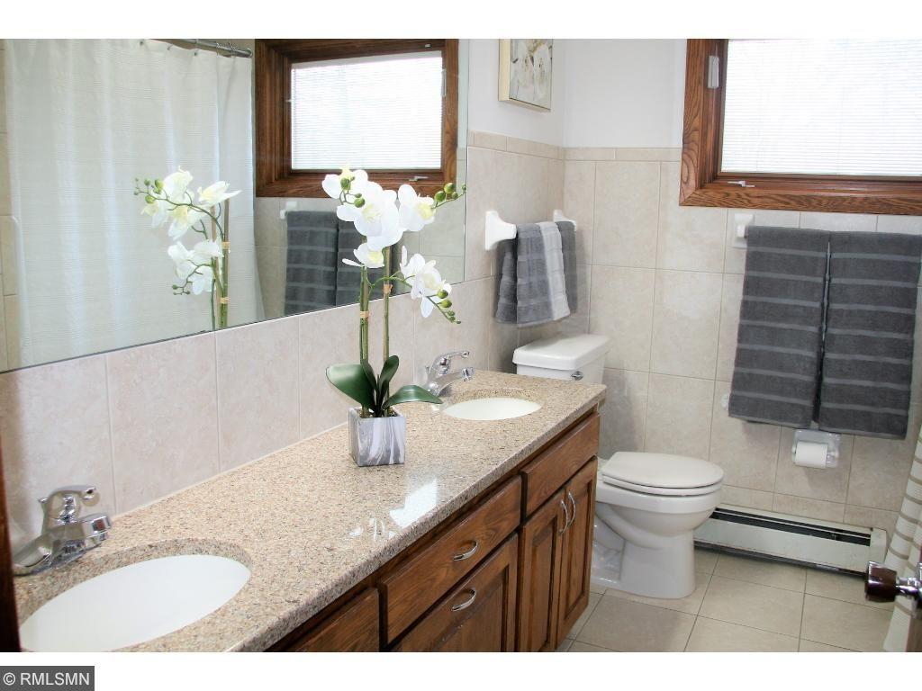 2211 Marion Road Roseville, MN 55113 - Photo 12 of 24