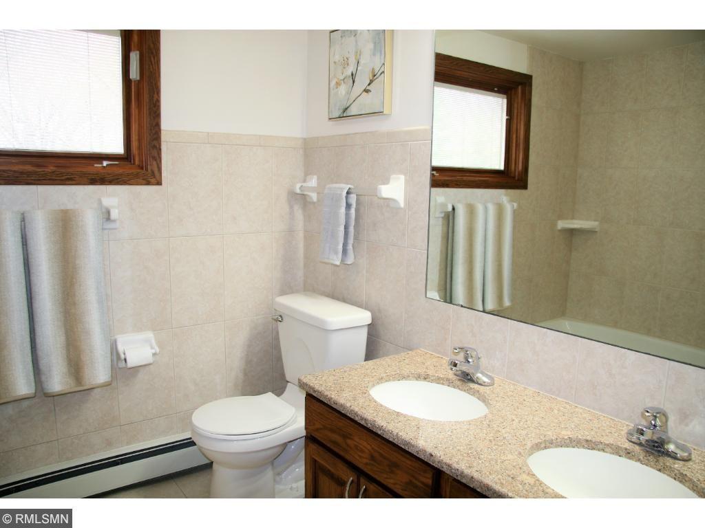 2211 Marion Road Roseville, MN 55113 - Photo 18 of 24