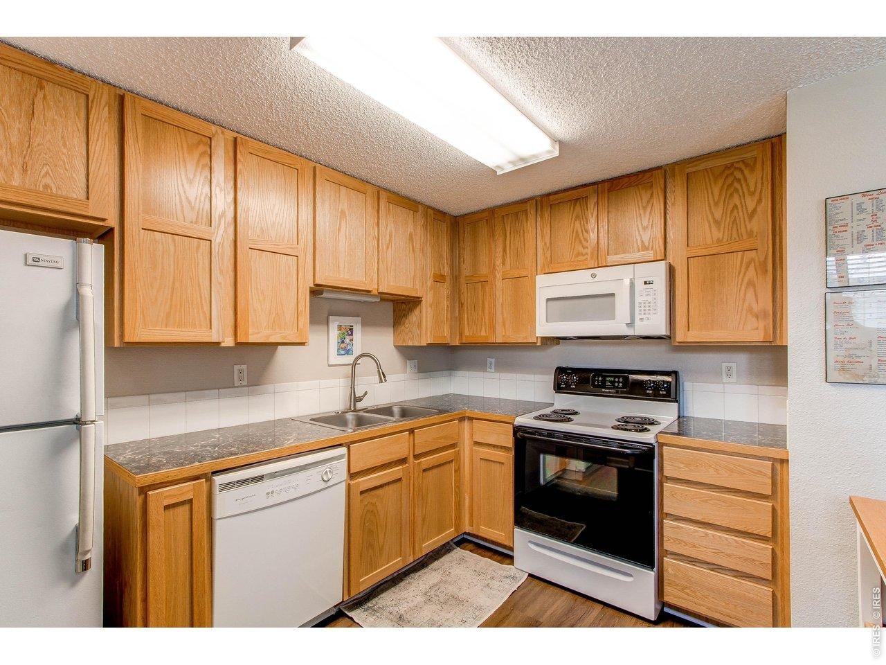 925 Columbia Road, Unit 111 Fort Collins, CO 80525 - Photo 4 of 16 Kitchen