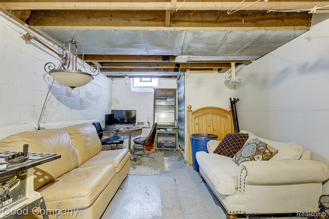 18669 Coyle Street Detroit, MI 48235 - Photo 30 of 41 18669 Coyle St.-29.jpg