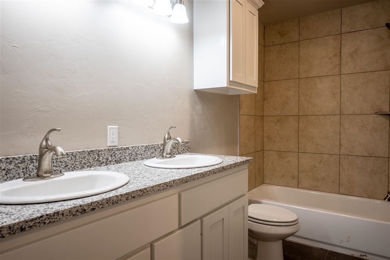 410 Grove Street Perry, OK 73077 - Photo 4 of 10 Gallery Image 4