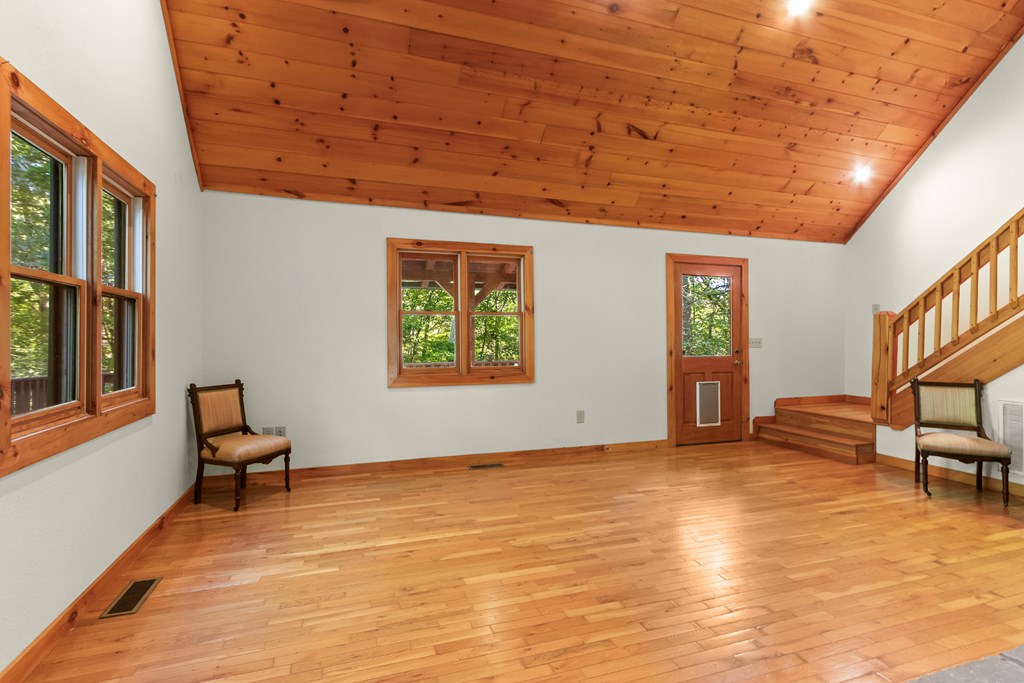 557 Goldfinch Lane Murphy, NC 28906 - Photo 8 of 61