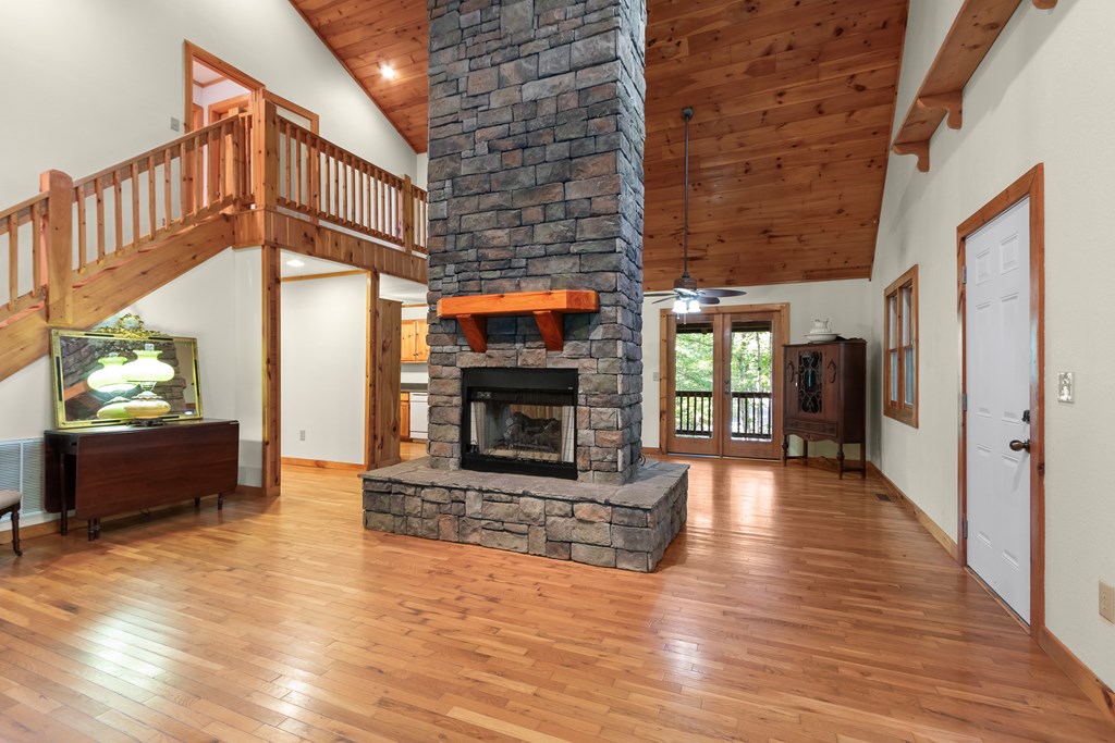 557 Goldfinch Lane Murphy, NC 28906 - Photo 9 of 61