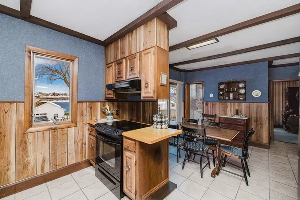 $595,000 | 8 Westhill Avenue, Somerset, MA 02726