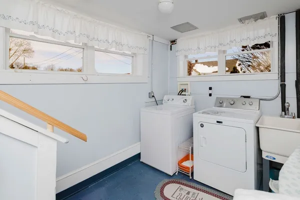 $595,000 | 8 Westhill Avenue, Somerset, MA 02726