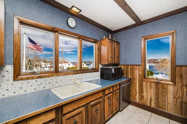 $595,000 | 8 Westhill Avenue, Somerset, MA 02726