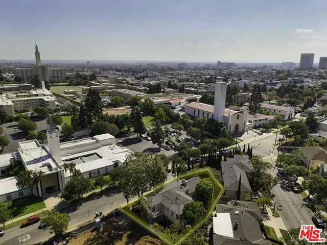 an aerial view of multiple house
