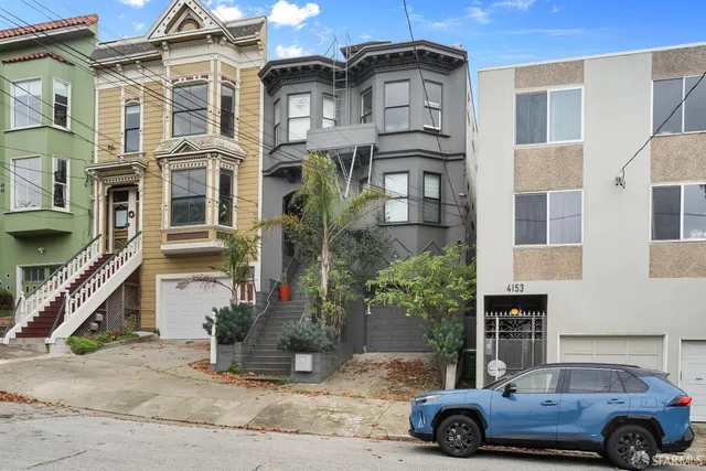 a car parked in front of a building