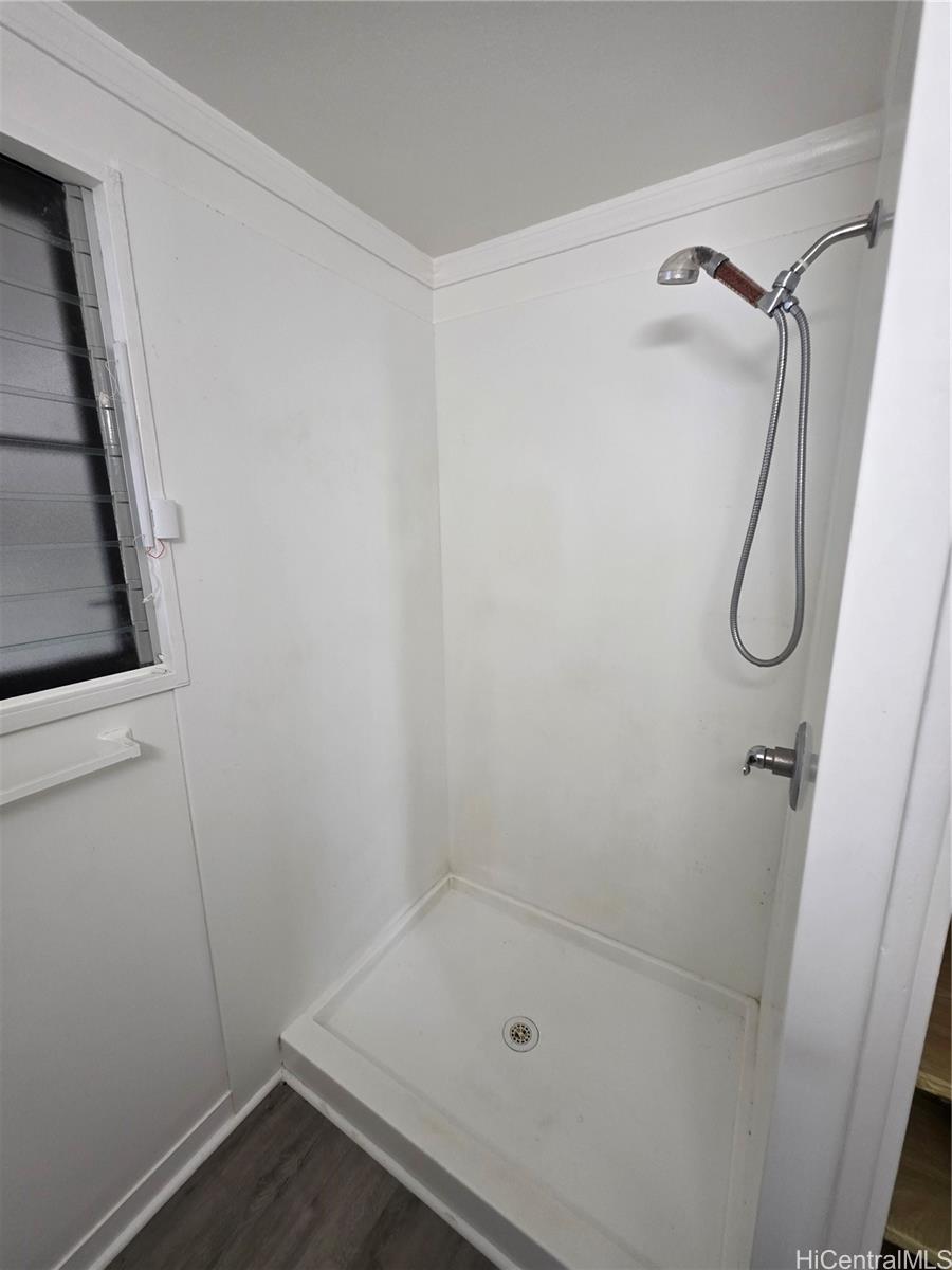 45-557 Keaahala Road, Unit K Kaneohe, HI 96744 - Photo 15 of 20 a bathroom with a shower