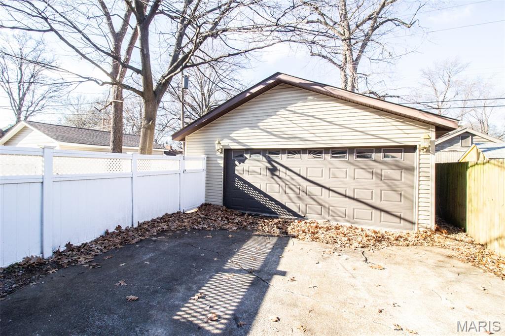 2615 Edison Avenue Granite City, IL 62040 - Photo 43 of 46