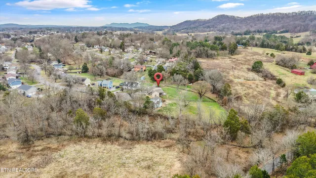 $450,000 | 7400 Foxglove Lane, Knoxville, TN 37918