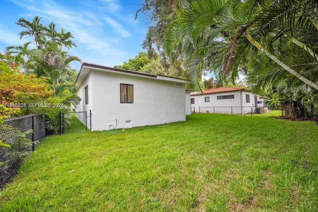 $1,495,000 | 305 Fluvia Avenue, Coral Gables, FL 33134