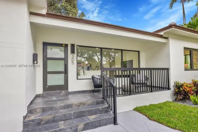 $1,495,000 | 305 Fluvia Avenue, Coral Gables, FL 33134