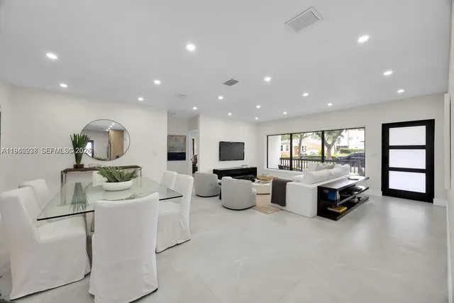 $1,495,000 | 305 Fluvia Avenue, Coral Gables, FL 33134