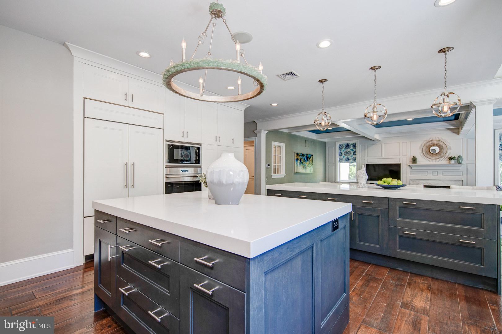121 Brooke Farm Road Wayne, PA 19087 - Photo 14 of 46 a very nice looking kitchen with granite countertop a stove and a sink