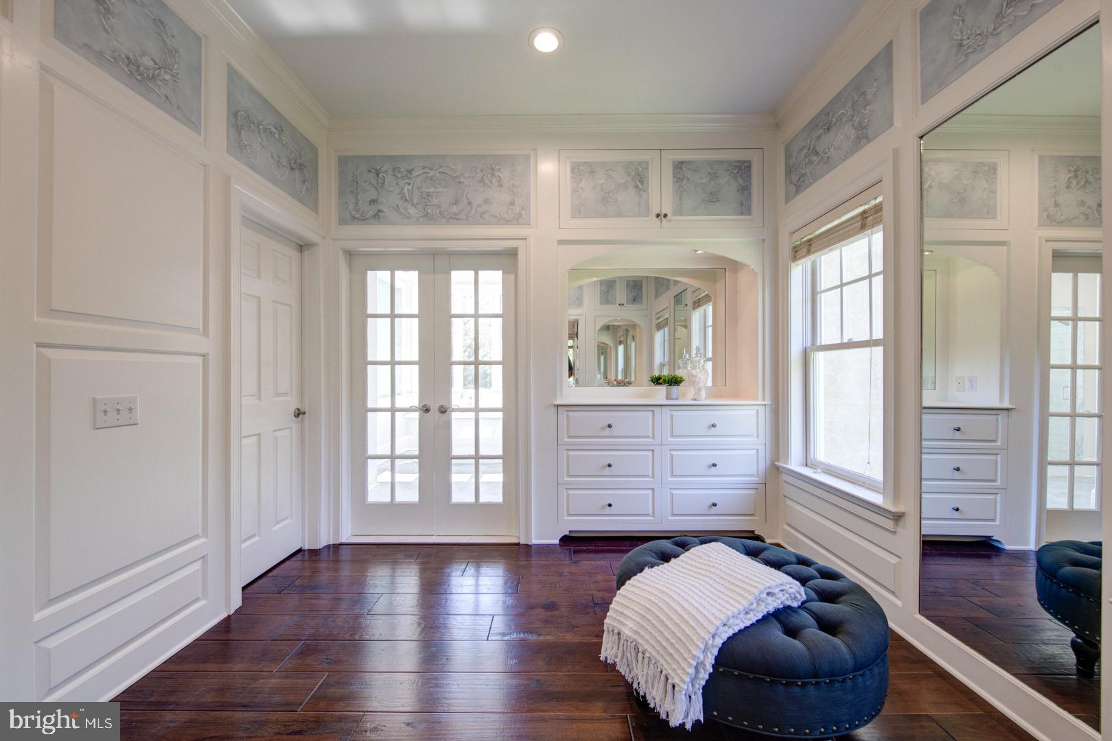 121 Brooke Farm Road Wayne, PA 19087 - Photo 25 of 46 a room with furniture and wooden floor