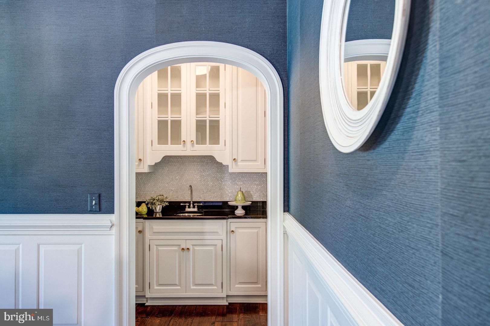 121 Brooke Farm Road Wayne, PA 19087 - Photo 8 of 46 a close view of washer and dryer